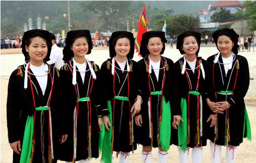 Xưởng may trang phục biểu diễn