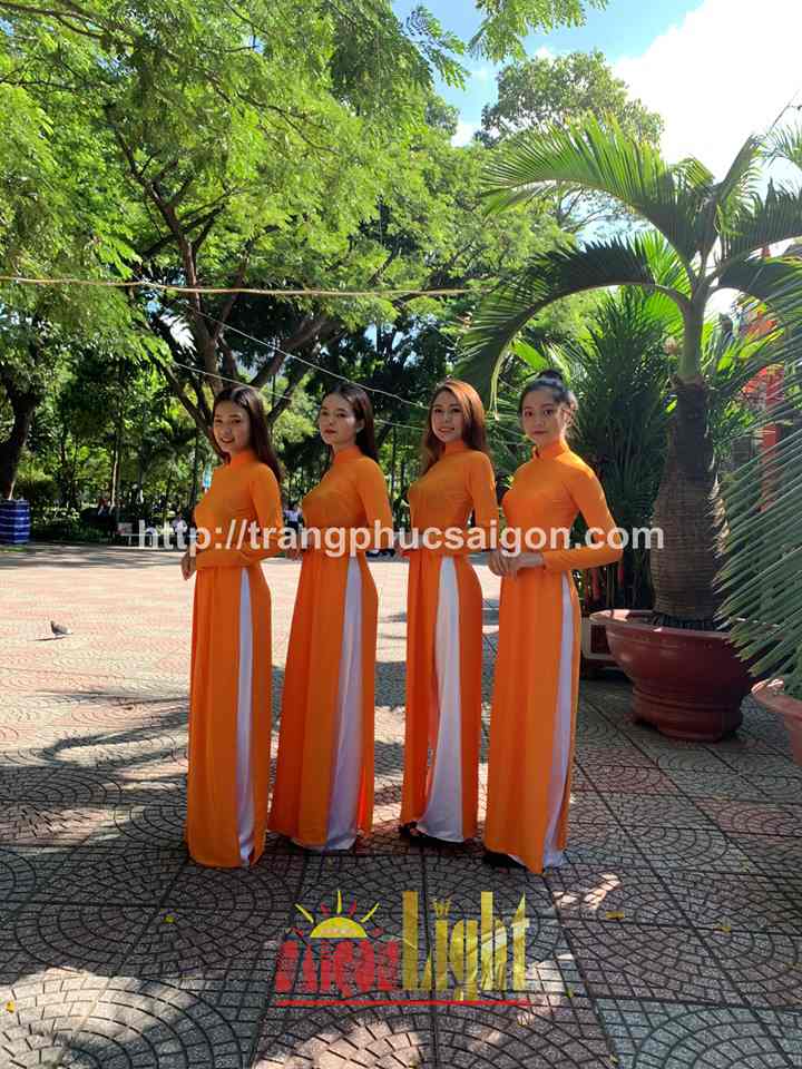 cho thuê áo dài lụa màu cam giá rẻ