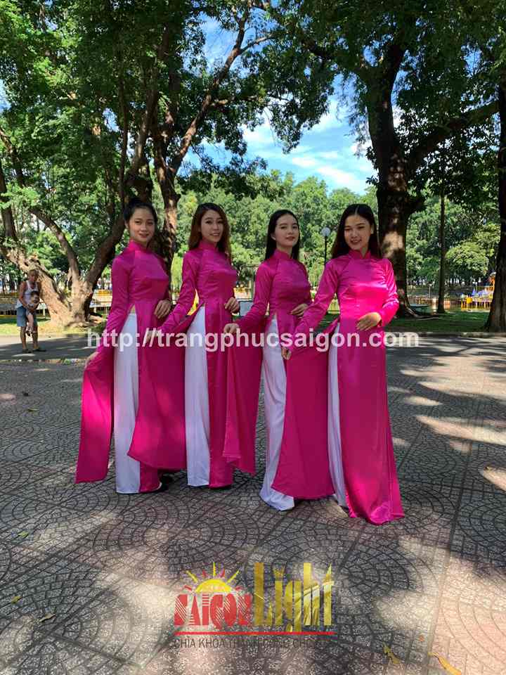 cho thuê áo dài phi bóng màu hồng tím giá rẻ