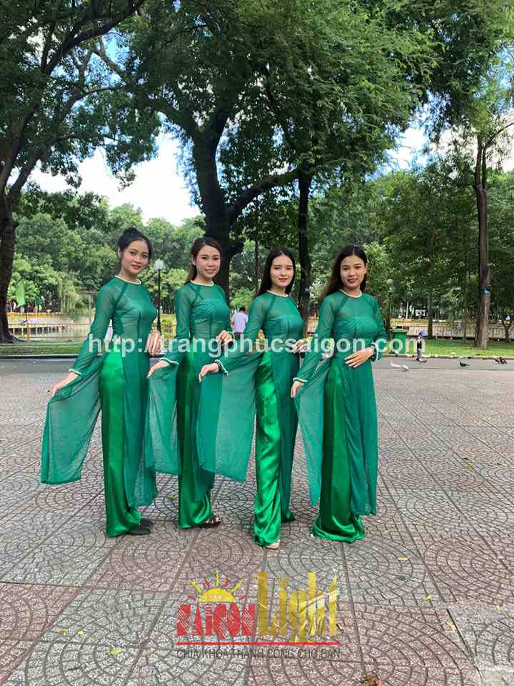 cho thuê áo dài màu xanh lá kim tuyến giá rẻ