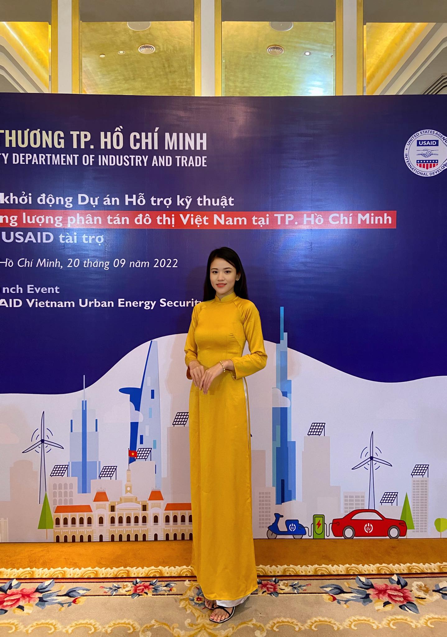 cho thuê áo dài màu vàng giá rẻ