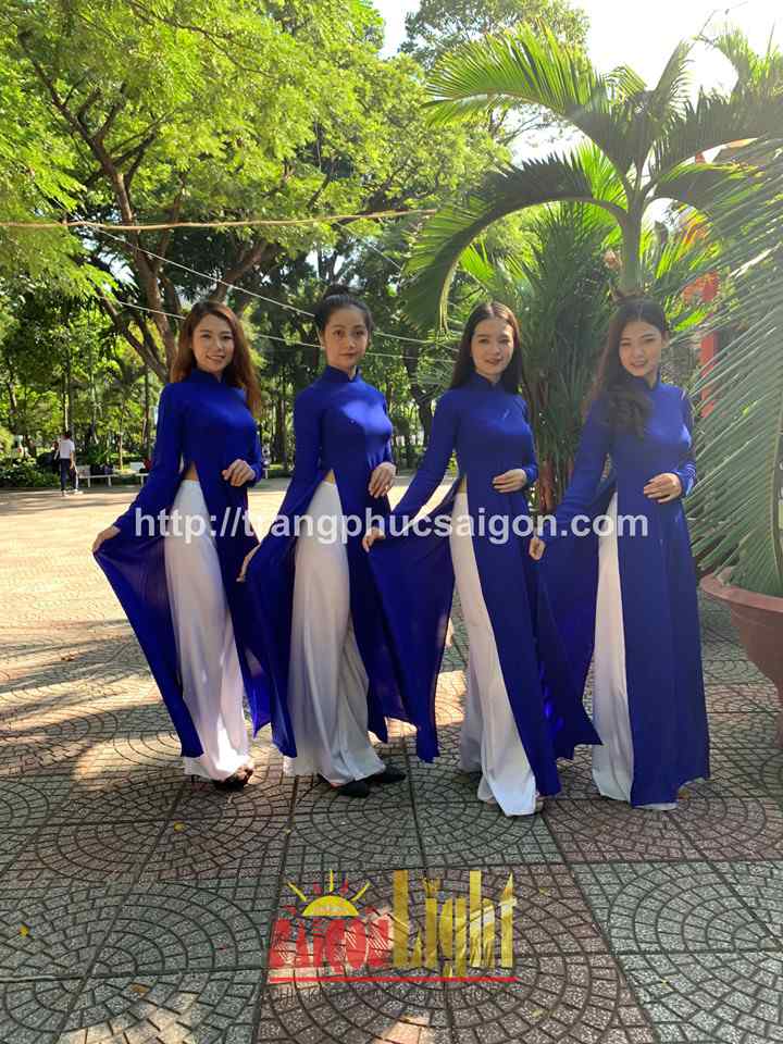 cho thuê áo dài lụa màu xanh dương giá rẻ