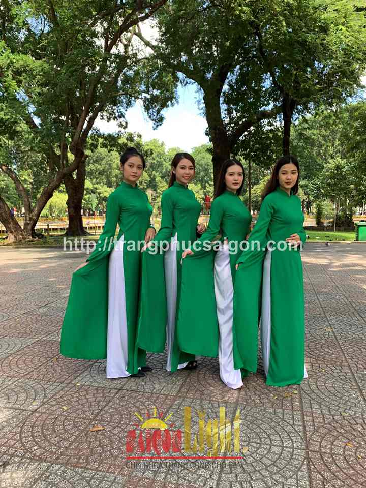 cho thuê áo dài lụa màu xanh lá giá rẻ