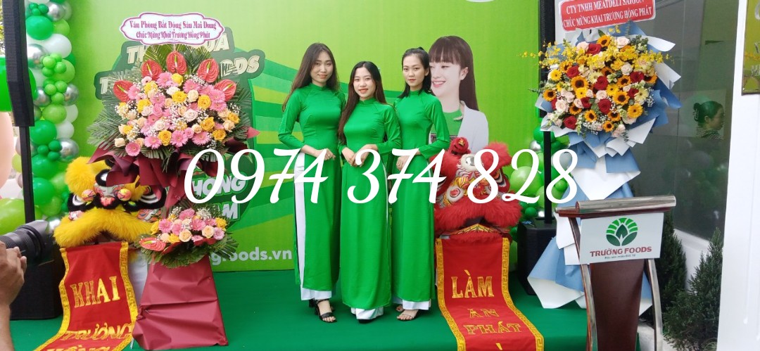 cho thuê áo dài lụa màu xanh lá giá rẻ