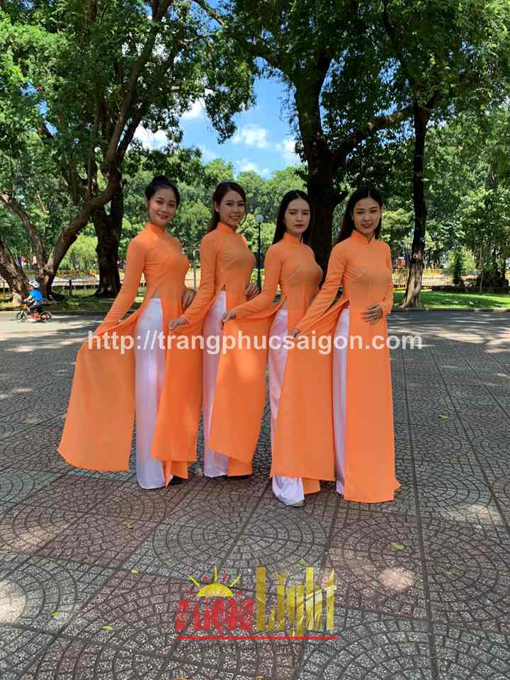 cho thuê áo dài lụa màu cam giá rẻ