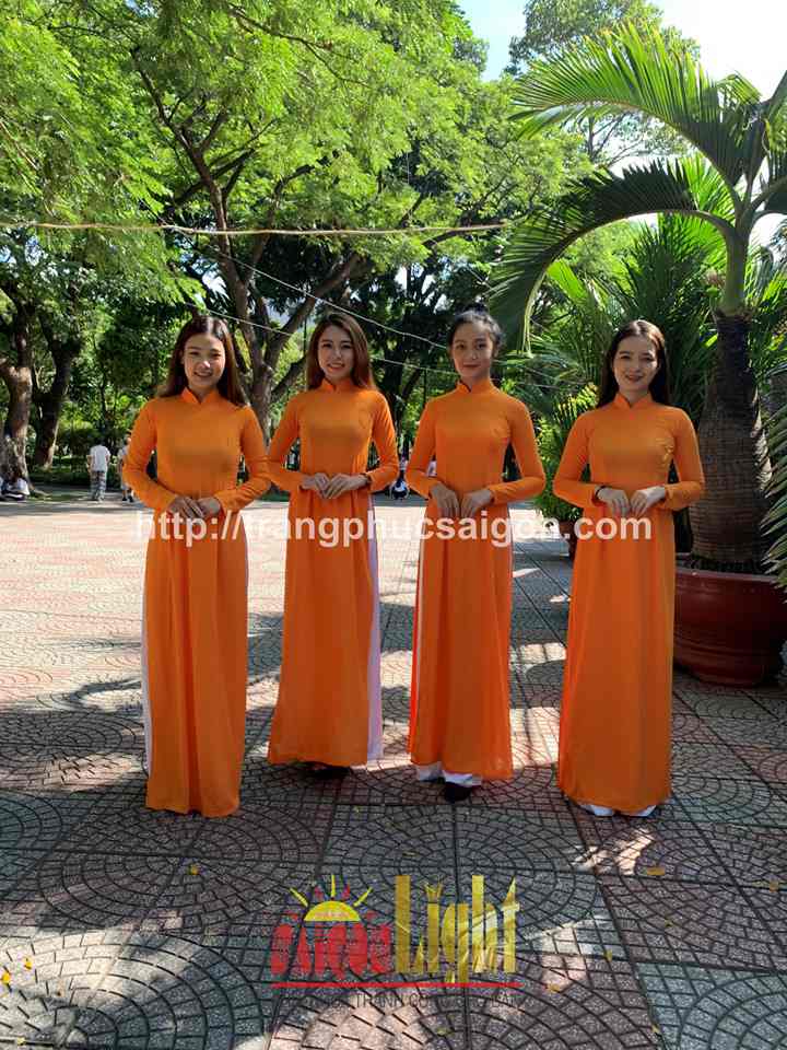 cho thuê áo dài lụa màu cam giá rẻ