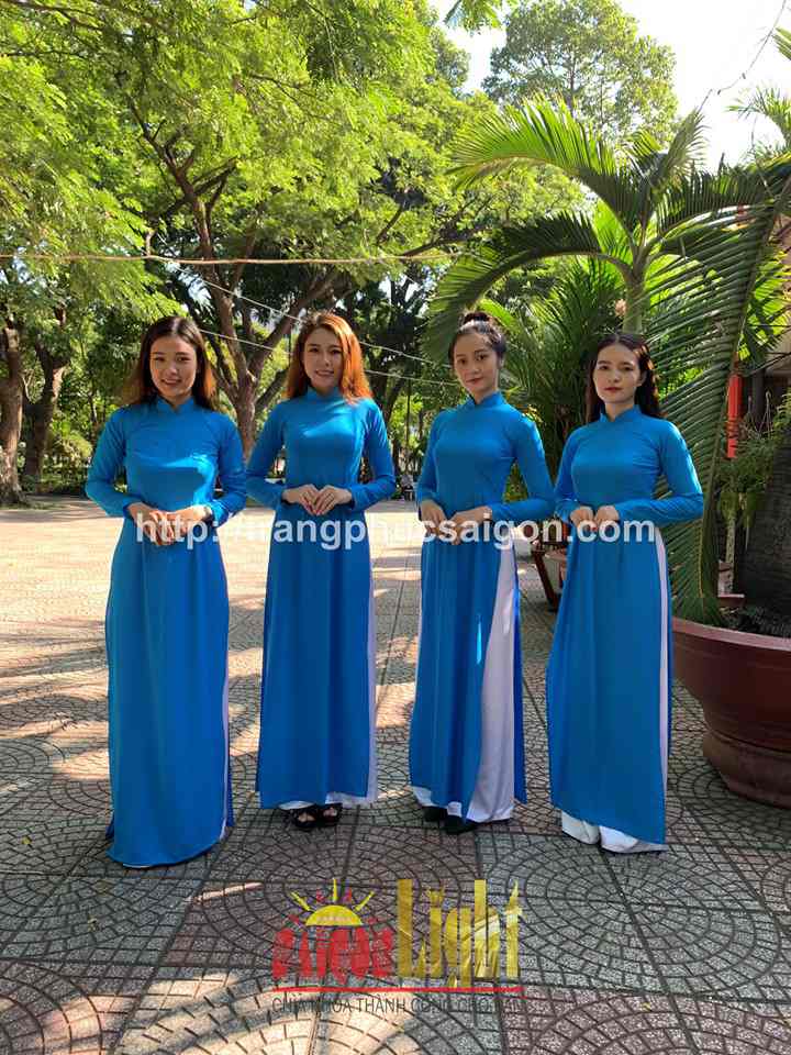 cho thuê áo dài lụa màu xanh dương giá rẻ