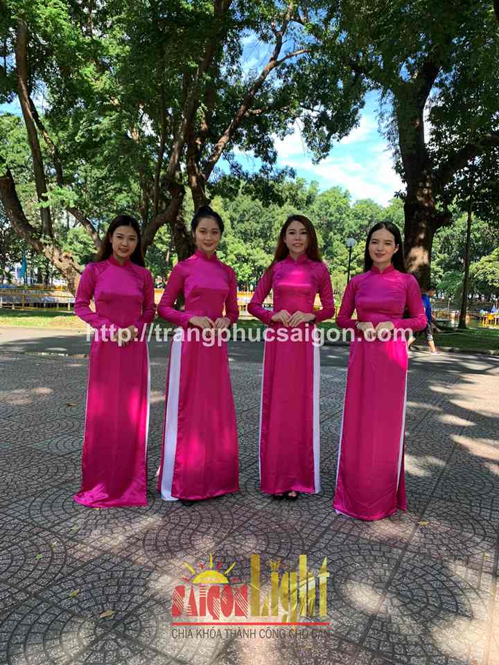cho thuê áo dài phi bóng màu hồng tím giá rẻ