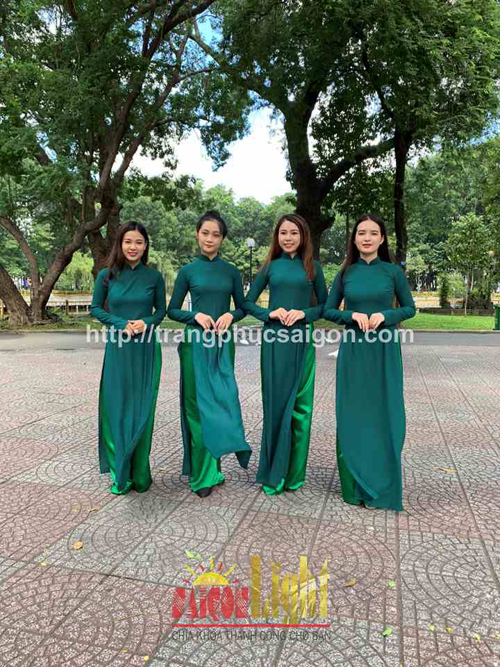 cho thuê áo dài lụa màu xanh rêu giá rẻ