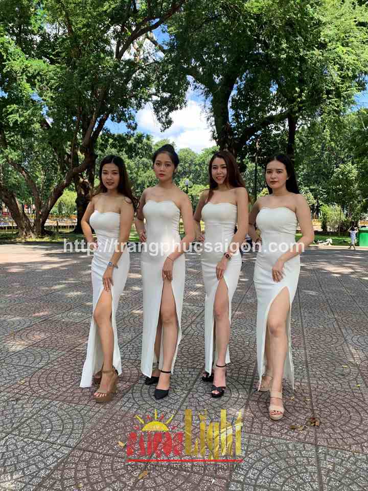 cho thuê đầm cúp ngực xẻ tà màu trắng dài giá rẻ