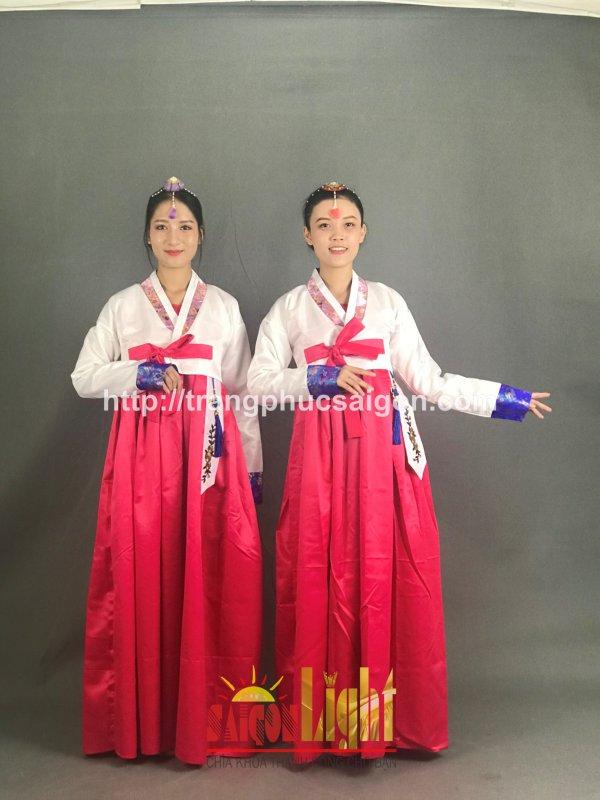 cho thuê hanbok trắng hồng họa tiết giá rẻ