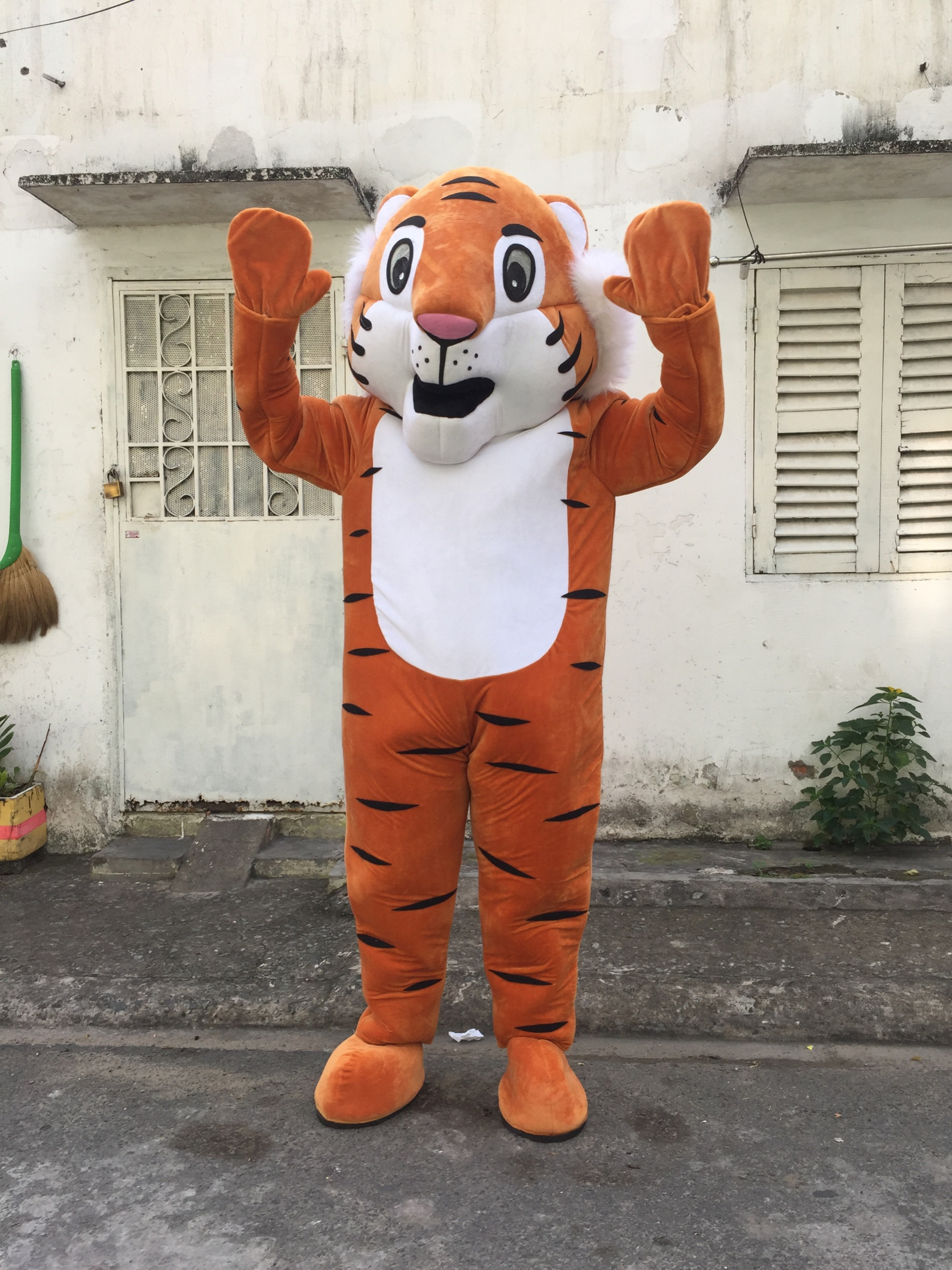 cho thuê mascot hổ giá rẻ
