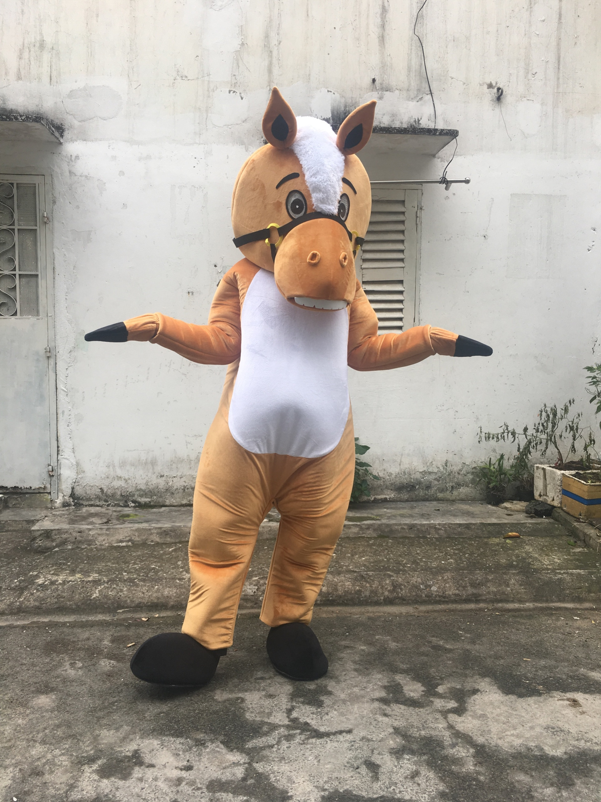 cho thuê mascot ngựa giá rẻ