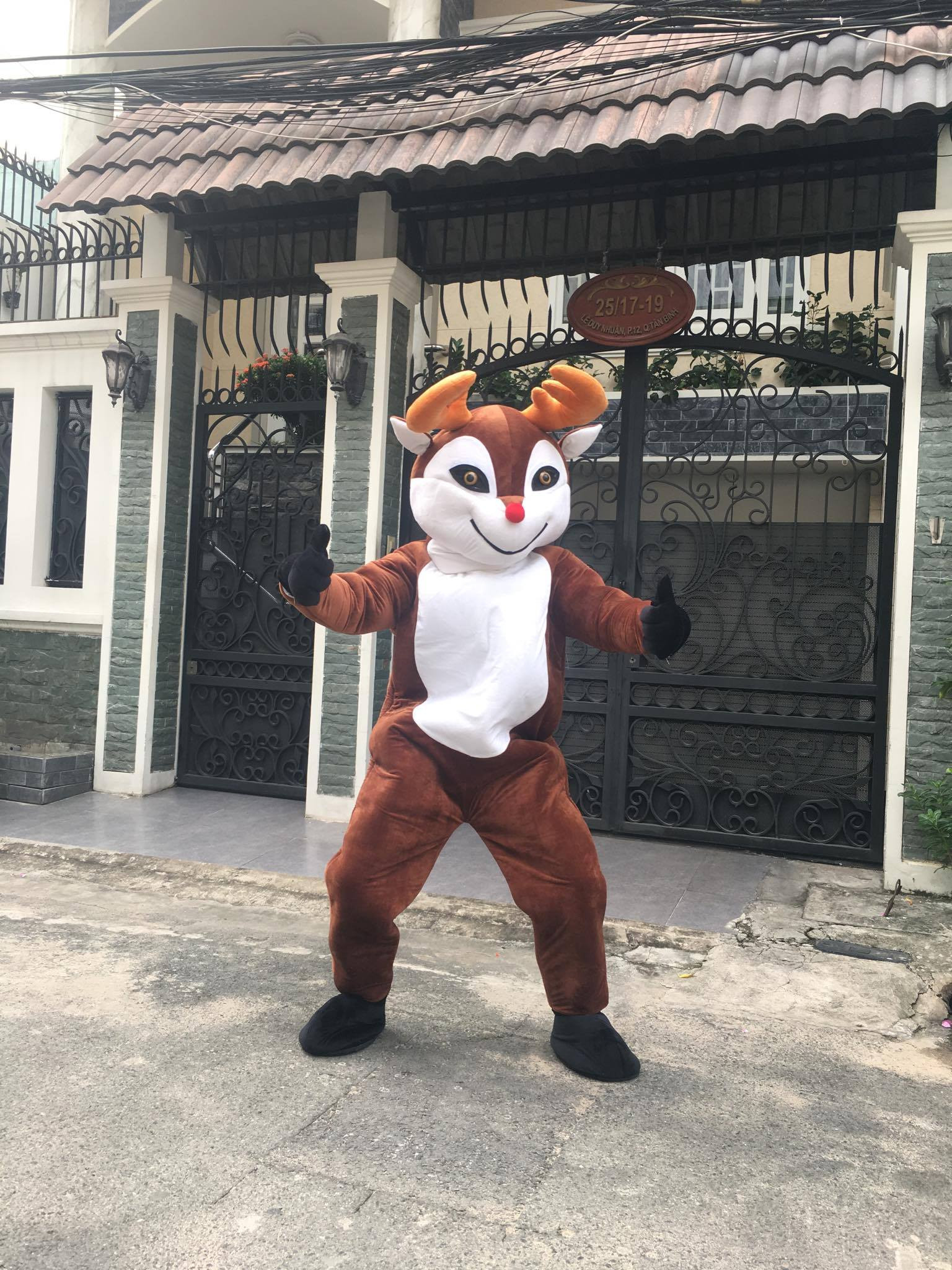 cho thuê mascot tuần lộc giá rẻ